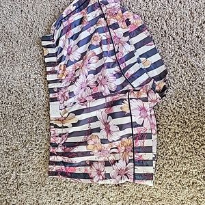 Large victorias silk night shorts